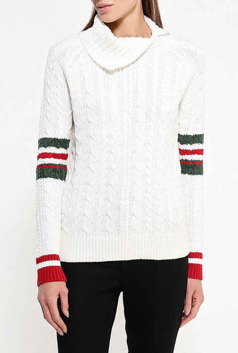 12 недорогих новогодних свитеров, которые стоит купить прямо сейчас