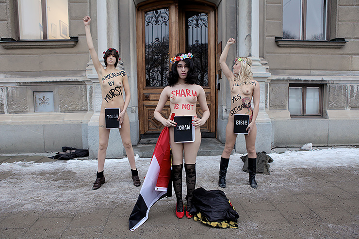 Голой грудью за правду: 10 громких акций распавшегося движения FEMEN