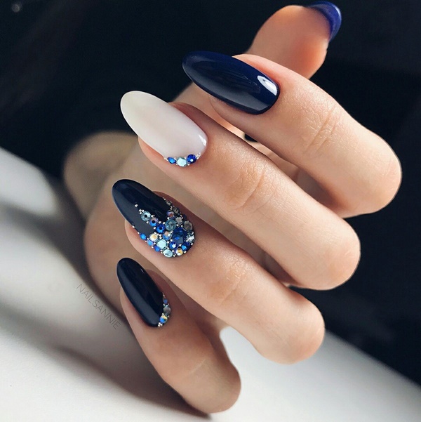 Модный лунный маникюр 2018, фото красивых примеров дизайна ногтей с лунками